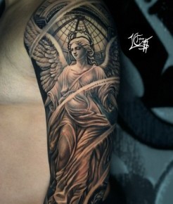 Estátua de anjo em realismo